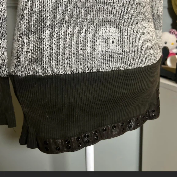 SALVAGE Subversive and Grunge Style Stripped Stuuded Long Sleeved Top. M - Picture 3 of 4